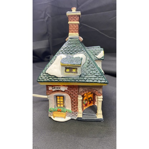 9785 - Heartland Valley Village "Deluxe Porcelain Lighted House" Very Pretty! - Picture 2 of 5